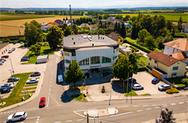 Luftsbildaufnahme vom Paschinger Rathaus
